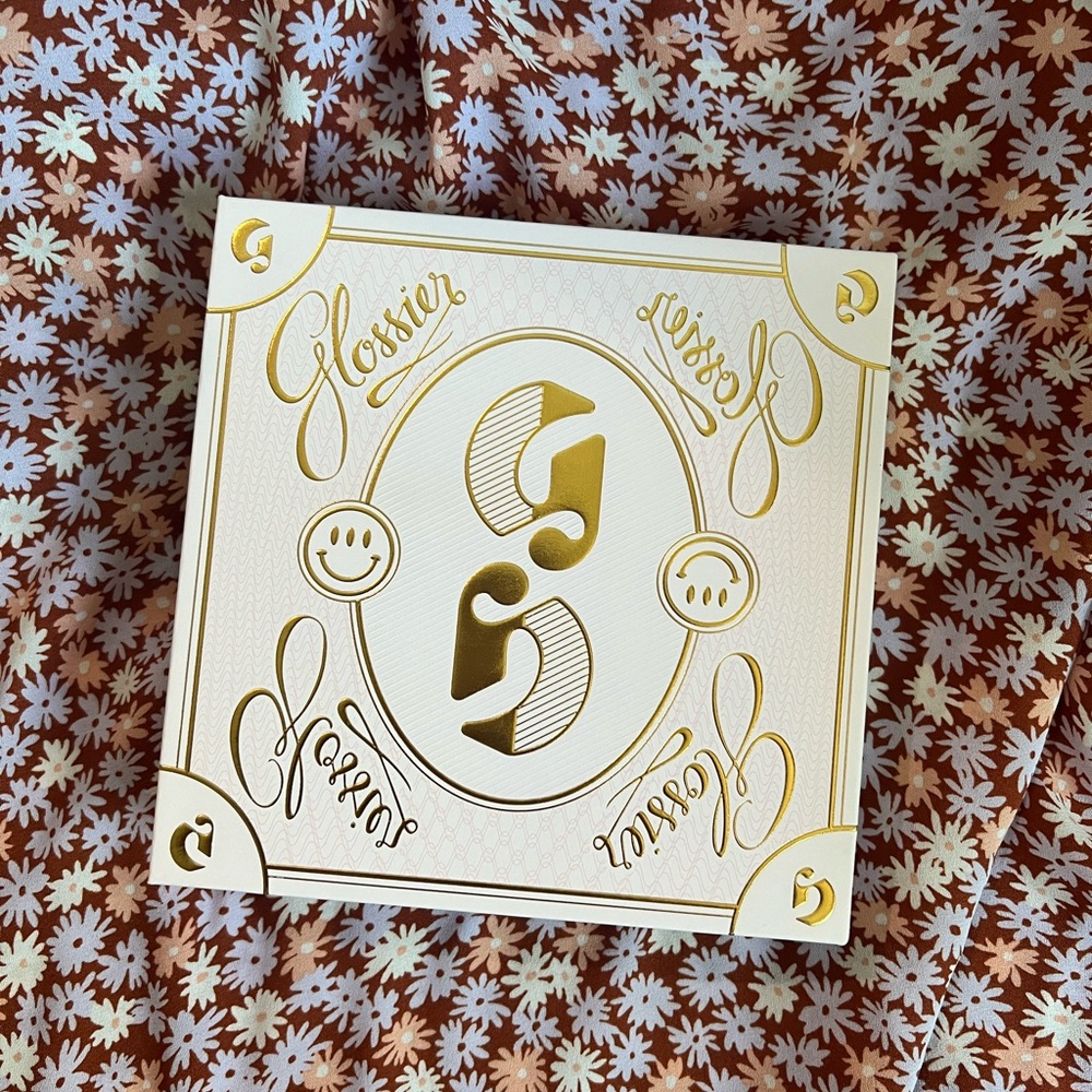Glossier limited edition gold kit - Picture 5 of 5